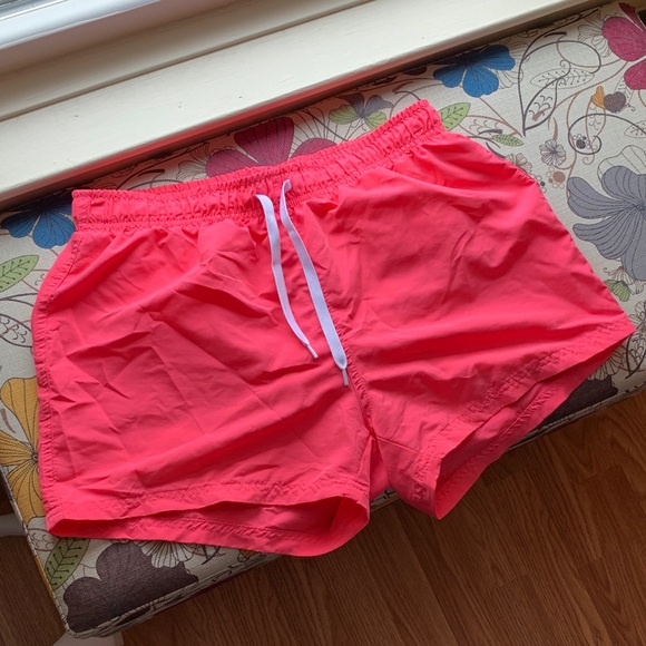 Women’s Athletic Shorts in Vibrant Pink - Picture 4 of 5
